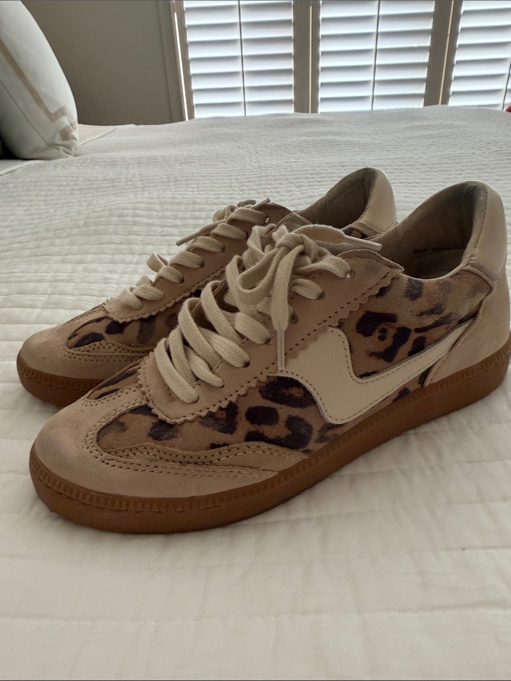 DOLCE VITA Women's Beige Leopard Print Lace-Up Sneakers